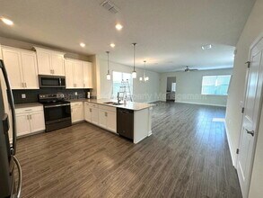 11825 Fiction Ave in Orlando, FL - Building Photo - Building Photo