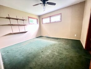 18 Ridgecrest Ave in Latham, NY - Building Photo - Building Photo