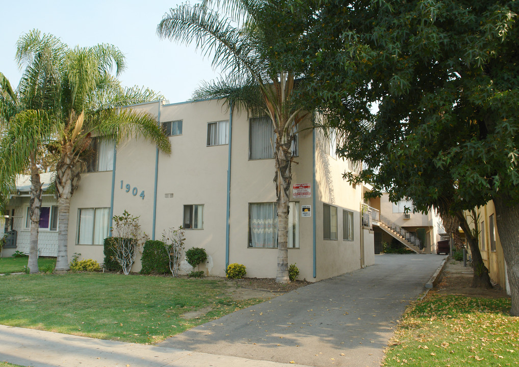 1904 Gardena Ave in Glendale, CA - Building Photo