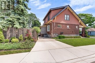 394 Grove Ave in Windsor, ON - Building Photo - Building Photo