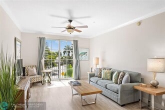 580 S Sapodilla Ave in West Palm Beach, FL - Building Photo - Building Photo