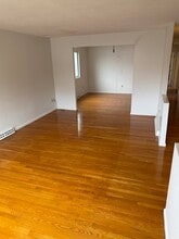 14 Kippy Dr, Unit 2 in Newton, MA - Building Photo - Building Photo