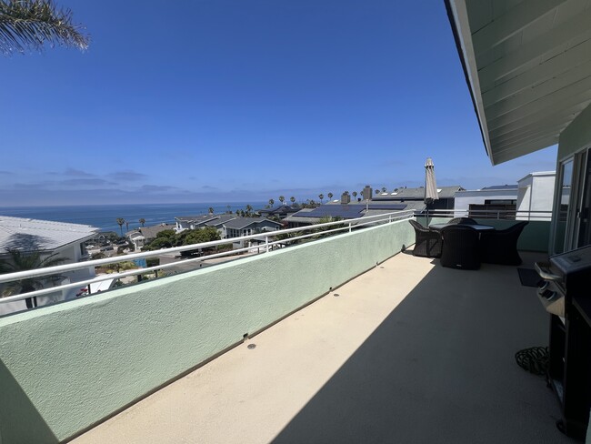 1310 Summit Ave in Encinitas, CA - Building Photo - Building Photo
