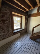 11 Spruce St, Unit B in Mountville, PA - Foto de edificio - Building Photo