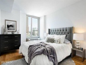 223 Sullivan St in New York, NY - Building Photo - Building Photo