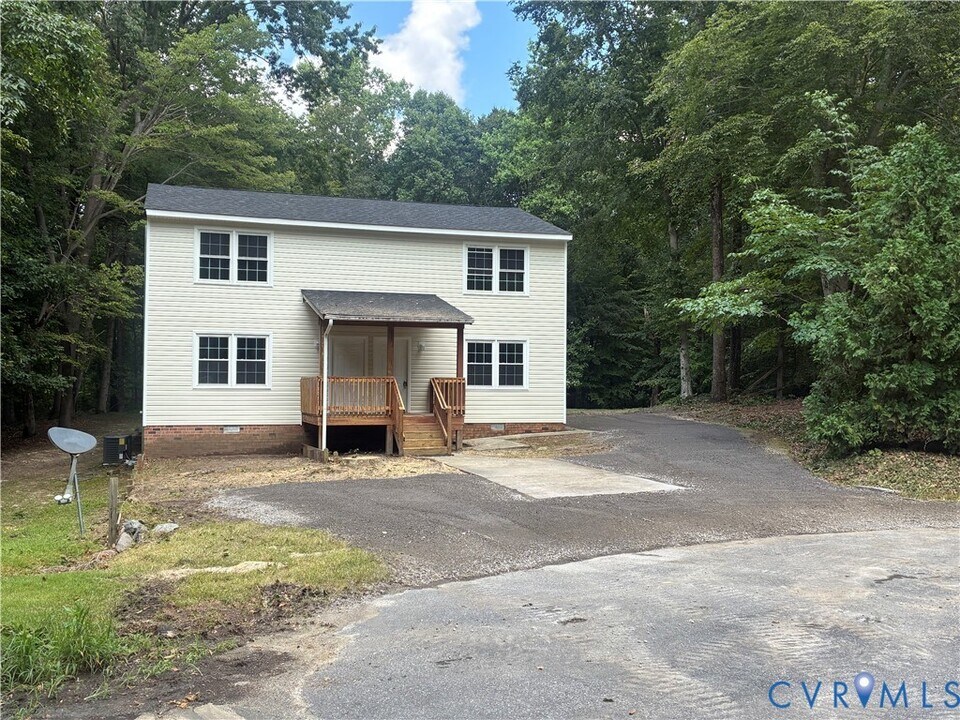 7321 John Elizabeth Pl in Prince George, VA - Building Photo