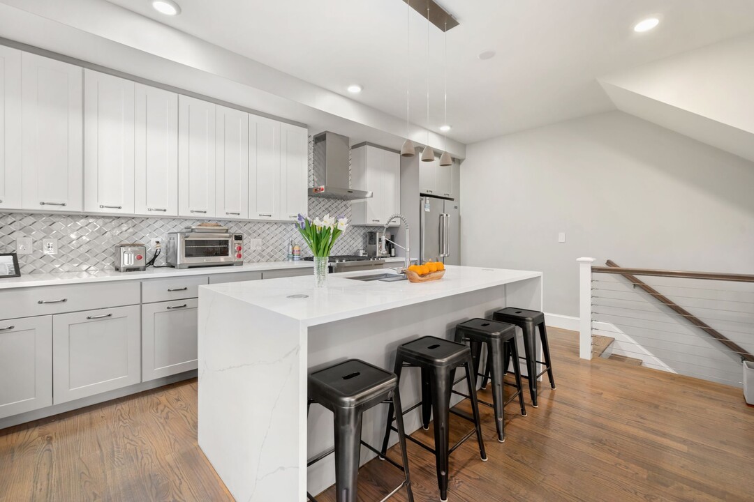 55 Hutchings St in Boston, MA - Building Photo