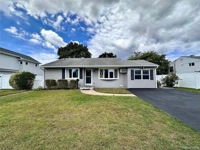 property at 5 Eagle Ln
