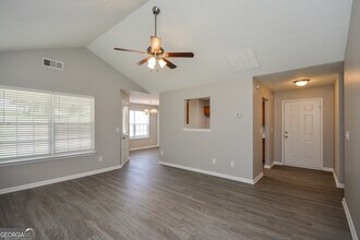 40 Green Commons Dr in Covington, GA - Building Photo - Building Photo