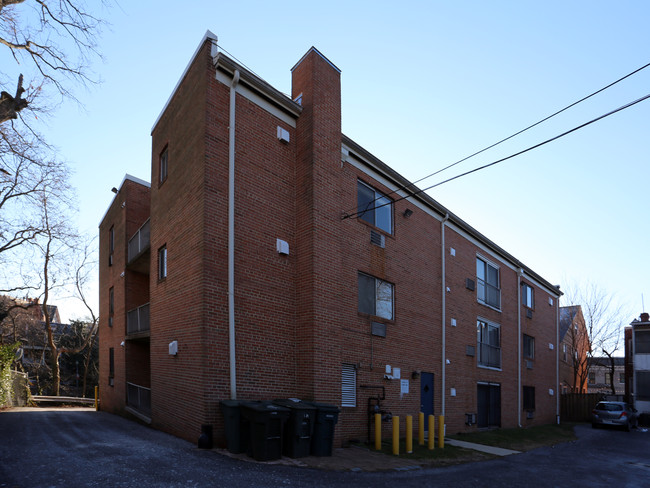 Seventeenth St Apartments in Washington, DC - Building Photo - Building Photo