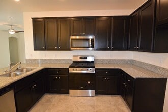 3206 N Kent St in Visalia, CA - Building Photo - Building Photo