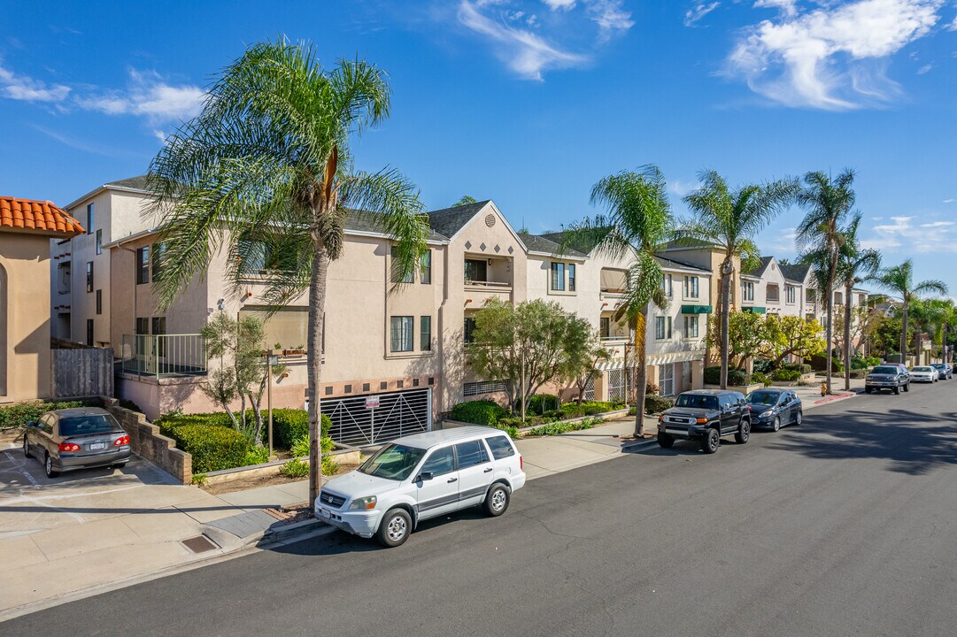 Plaza Arizona in San Diego, CA - Building Photo