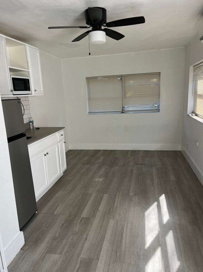 1219 NW 40th St, Unit 1 in Miami, FL - Building Photo - Building Photo