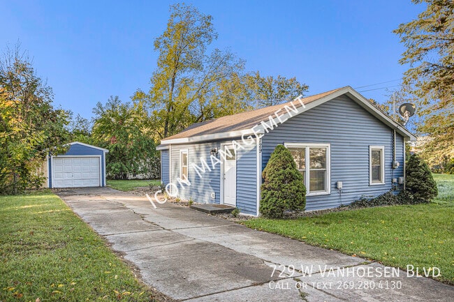 property at 729 W Van Hoesen Blvd