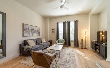 3275 Summer St in Houston, TX - Building Photo - Building Photo