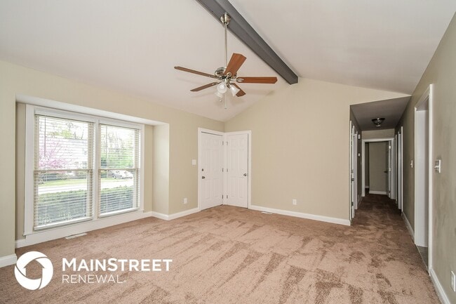 8623 Wooded Glen Rd in Louisville, KY - Foto de edificio - Building Photo