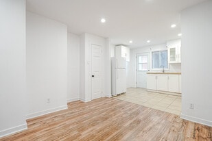 8810 R. Sherbrooke E in Montréal, QC - Building Photo