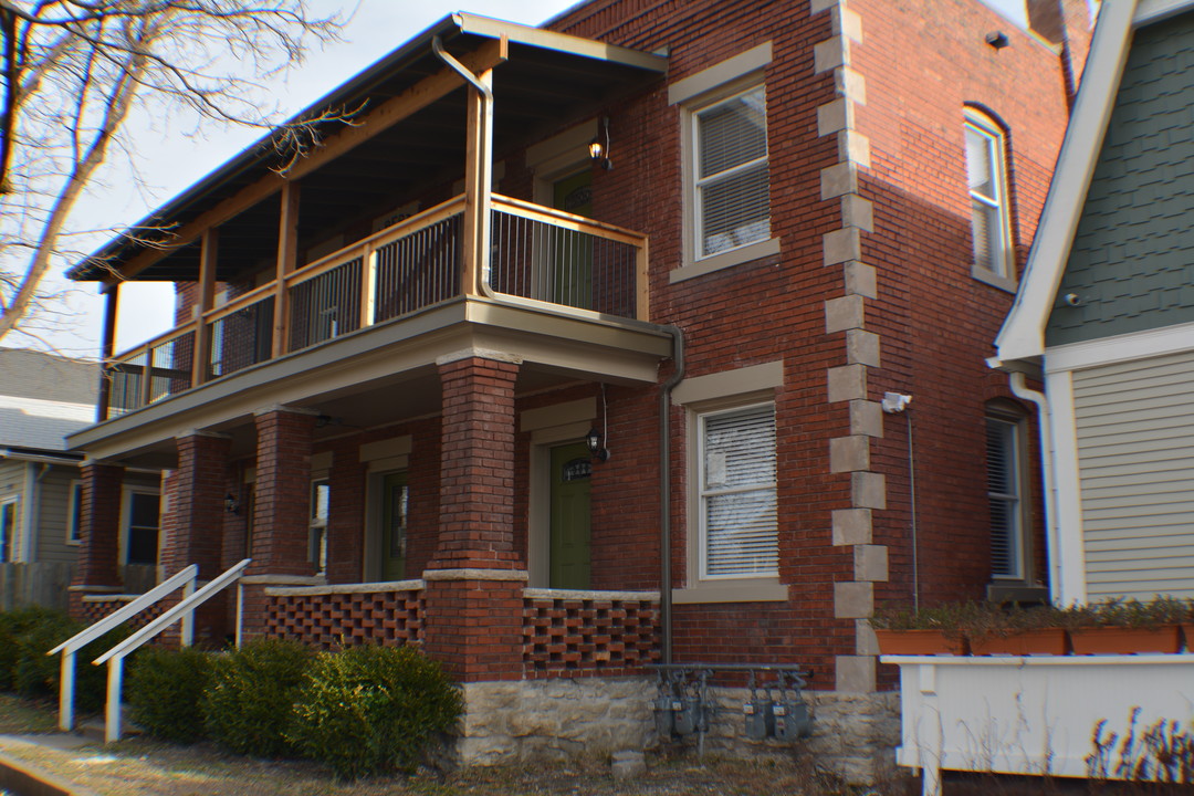 ALBERTA OFF BROADWAY in Kansas City, MO - Building Photo