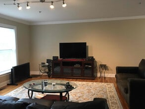 107 Virgil St in Stamford, CT - Building Photo - Building Photo