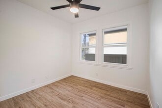 8802 Belford Ave, Unit 8802 in Los Angeles, CA - Foto de edificio - Building Photo