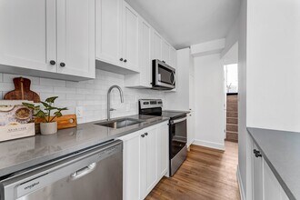 153 Sanford Ave in Ottawa, ON - Building Photo - Building Photo
