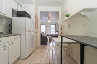 300 E 82nd St, Unit SI ID1032021P in New York, NY - Building Photo - Building Photo