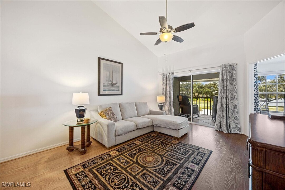 28072 Cavendish Ct in Bonita Springs, FL - Building Photo