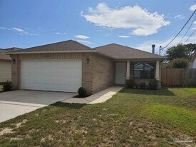 1921 Luneta St in Navarre, FL - Building Photo