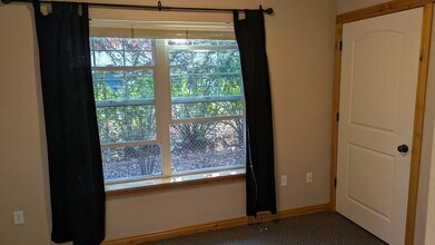 2904 Tina Ave, Unit #203 in Missoula, MT - Foto de edificio - Building Photo