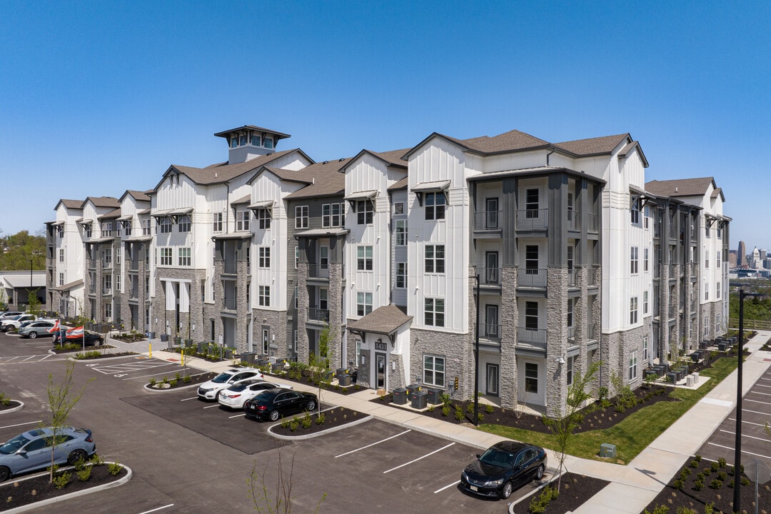 Tapestry Ridge in Covington, KY - Building Photo