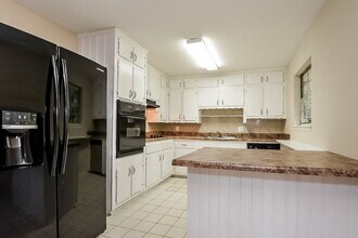 4230 Senoa Dr in Kennesaw, GA - Building Photo - Building Photo