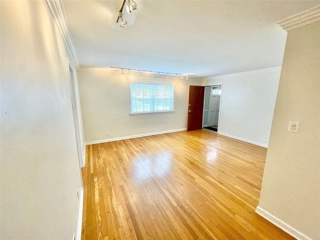 property at 3660 Peachtree Rd