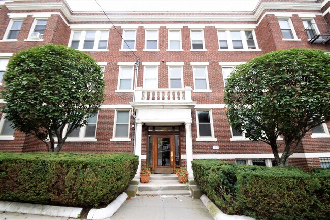 32 Ransom Rd, Unit 1