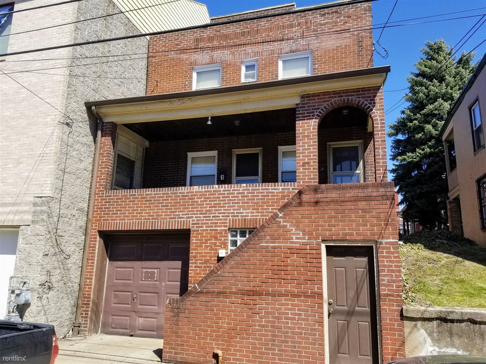 327 Semple St in Pittsburgh, PA - Building Photo