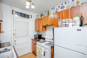 3806 W Irving Park Rd in Chicago, IL - Building Photo - Building Photo