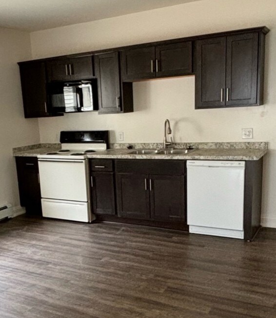 85 Laverack Ave in Depew, NY - Building Photo