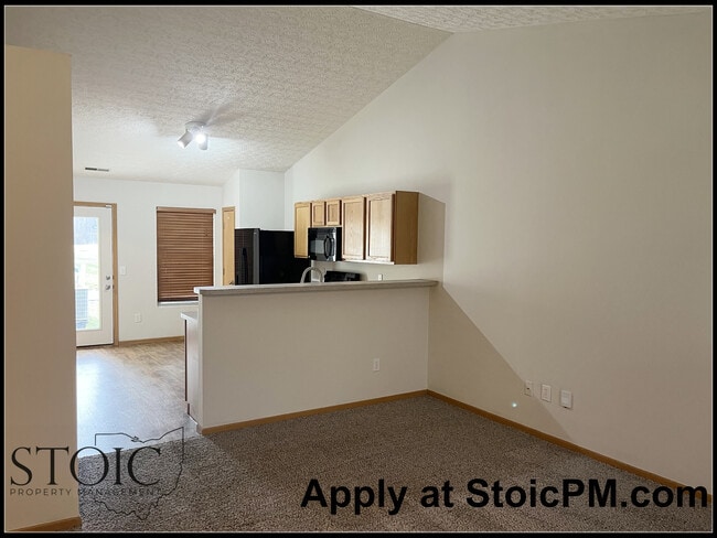 2193 Rustic Ledge Dr in Columbus, OH - Building Photo - Building Photo