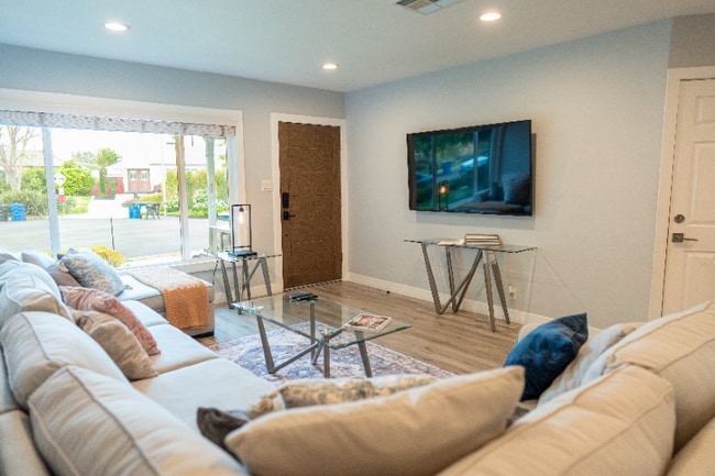 18033 Duncan St in Los Angeles, CA - Building Photo - Building Photo