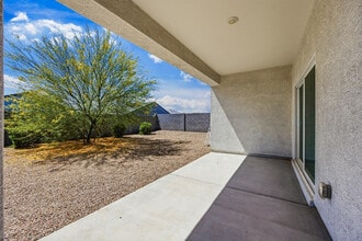 1033 W Avalon Canyon Dr in Casa Grande, AZ - Building Photo - Building Photo