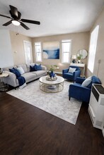 LB2330  (RUBS) (Imp.) in Long Beach, CA - Foto de edificio - Building Photo