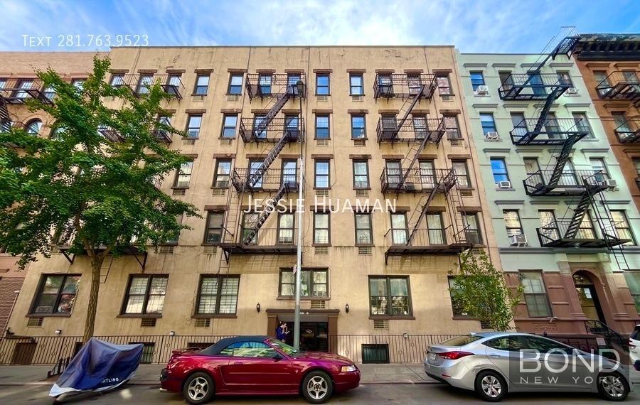306 E 91st St in New York, NY - Building Photo
