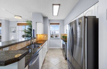 616 Clearwater Park Rd in West Palm Beach, FL - Building Photo - Building Photo