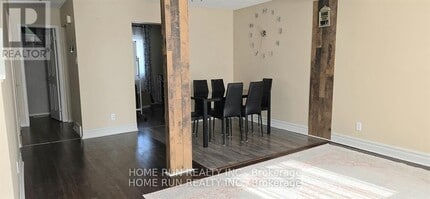 1994 Greenway Park Ln in Ottawa, ON - Building Photo - Building Photo