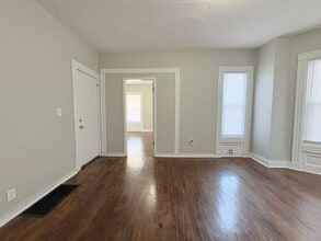 552 Dixwell Ave, Unit 1 in New Haven, CT - Building Photo - Building Photo