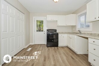 2813 Falcon Dr in Indianapolis, IN - Foto de edificio - Building Photo