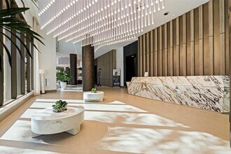 275 1st Ave S in St. Petersburg, FL - Building Photo - Building Photo