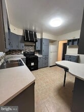 8102 Carey Branch Dr in Fort Washington, MD - Foto de edificio - Building Photo