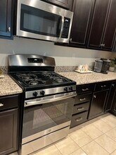 1432 S Hart Dr in Tracy, CA - Foto de edificio - Building Photo