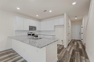 206 Henderson St in Bonham, TX - Building Photo - Building Photo