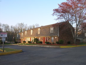 Townhomes of Ashbrook in Charlotte, NC - Building Photo - Building Photo